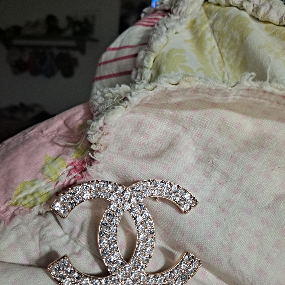 Designer Brooch Rose GP & Rhinestone